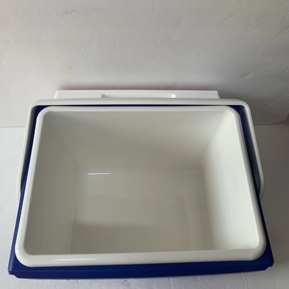 Igloo Cooler Retro 50th Anniversary Little Playmate 7qt Cooler Blue New - Picture 6 of 7